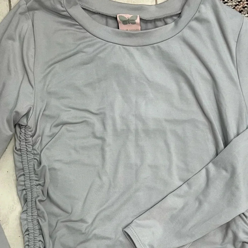 NEW For All Seasons by Paper Crane Ruched Side Gray Rashguard Shirt - Picture 6 of 6